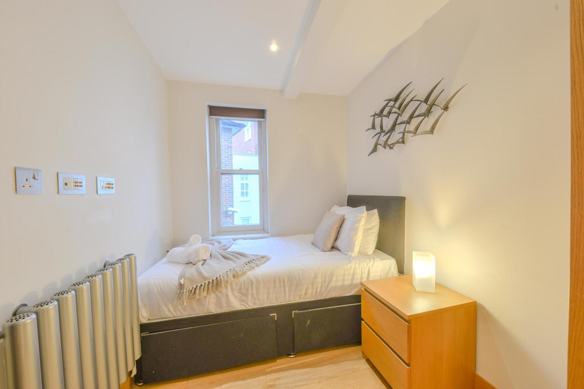 Central Two Bedroom Apartments St Albans By Central Stays Short Lets & Serviced Accommodation With Free Parking Esterno foto